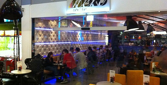 Café NERO in der Millennium City - was nützt eine nette Dekoration wenn es keinen Kaffee gibt? | Foto: DerGloeckel.eu
